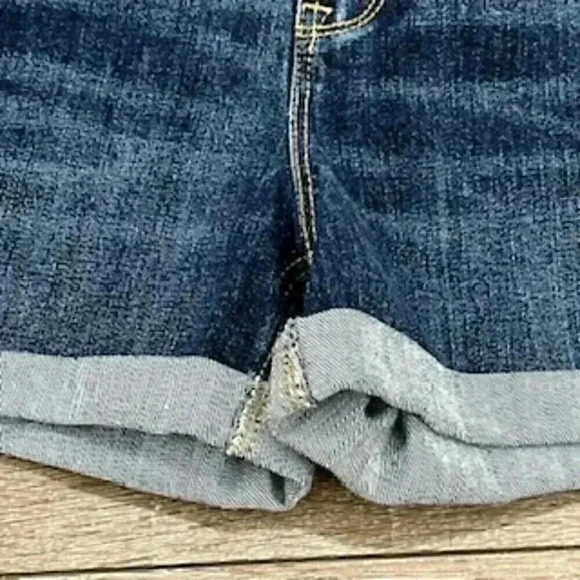 Old Navy Dark Wash Distressed Denim Jean Shorts Womens Sz 4 - Picture 10 of 11